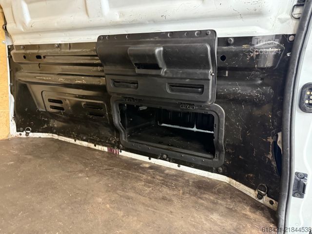 Dodávka s vysokou strechou NISSAN NV300 Kastenwagen L2H2 30t COMFORT