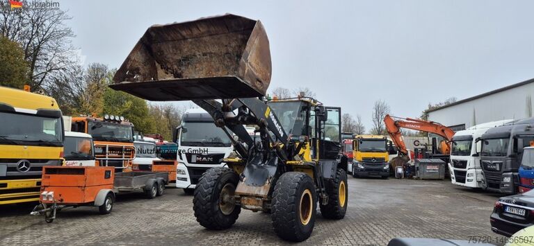 Wiellader Komatsu WA 250 P7-6 | Klima | Schaufel | 14t | Unterlagen vorhanden