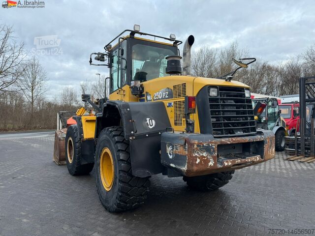 Wiellader Komatsu WA 250 P7-6 | Klima | Schaufel | 14t | Unterlagen vorhanden