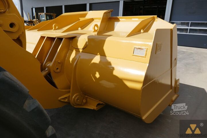 колёсный погрузчик Caterpillar 980M