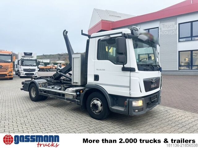Φορτηγό γερανός roll-off MAN TGL 12.250 4x2 BL, Palfinger Abroller P 07-25MPA,
