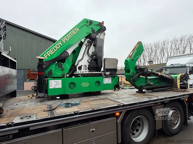 Gru HMF 55 tm met Flyjib