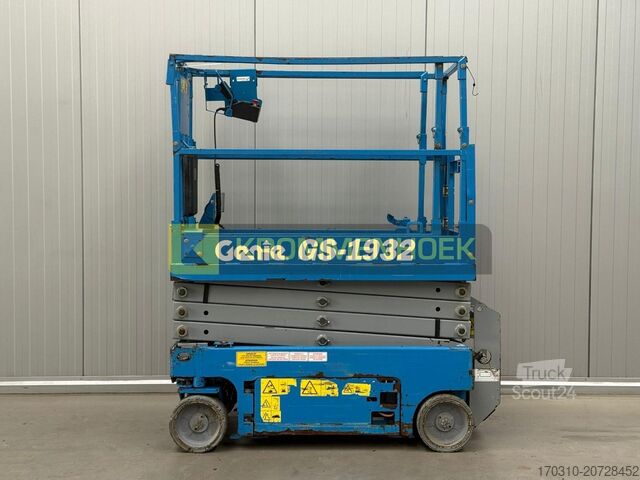 Žirklinis keltuvas Genie GS 1932