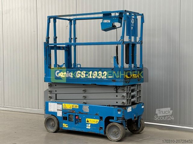 Žirklinis keltuvas Genie GS 1932
