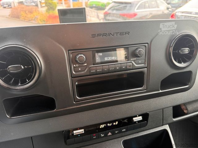 Βαν με ψηλή οροφή MERCEDES-BENZ eSprinter 312 DHL Regal KEP-Ausbau