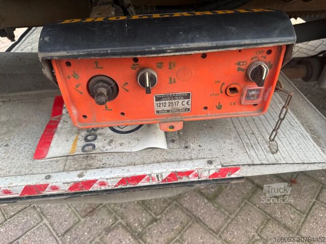 čemodāns Krone 3-Ass gesloten oplegger APK 12-2025 Geisoleerd...