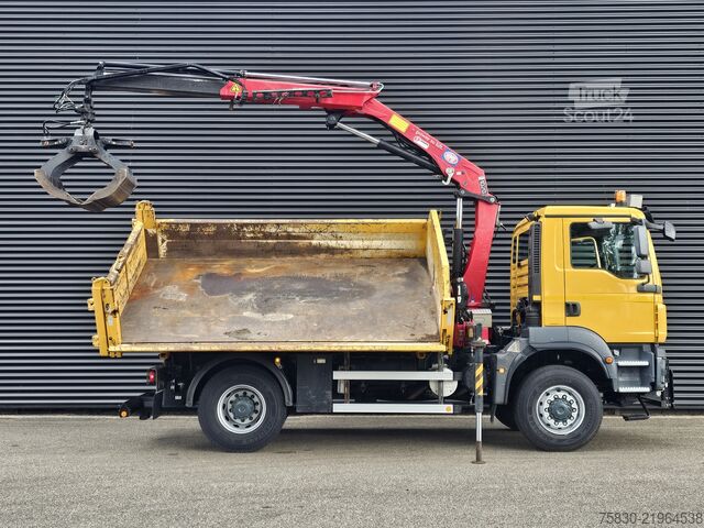 Volquete con grúa MAN TGM 18.250 4x4 BB / CRANE + 3 SIDE TIPPER