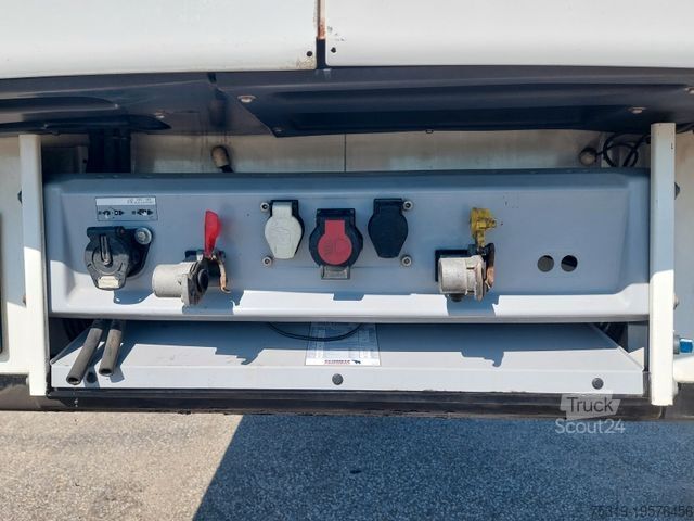 Frigorifik yarı römork SCHMITZ CARGOBULL SKO24 ThermoKing SLXi 300