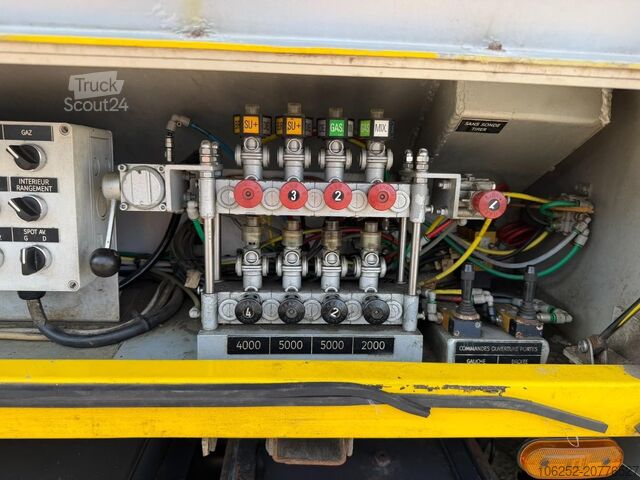 Camion-citerne Mercedes-Benz ANTOS 2632 6x2 FUEL TANKER 16.000L - 4 COMP - D...