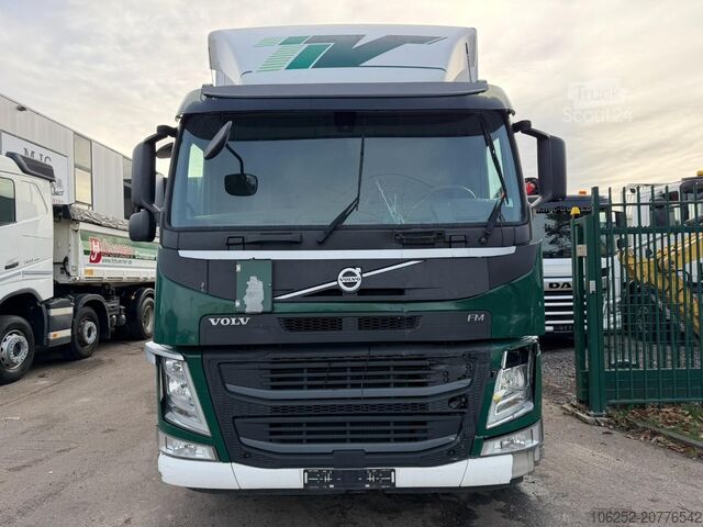 Bavul Volvo FM 330 6x2 CLOSED BOX / KOFFER 9m10 - LIFT + ST...