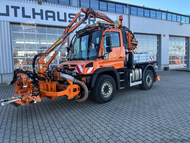 Autre Mercedes-Benz Unimog U 427 mit Mulag Kombinationmähwerk MKM 700