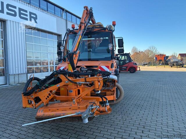 Autre Mercedes-Benz Unimog U 427 mit Mulag Kombinationmähwerk MKM 700