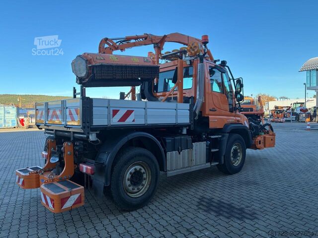 Autre Mercedes-Benz Unimog U 427 mit Mulag Kombinationmähwerk MKM 700