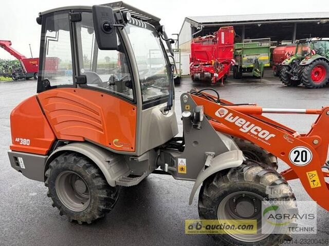 Chargeuse de cour Weycor AR 380