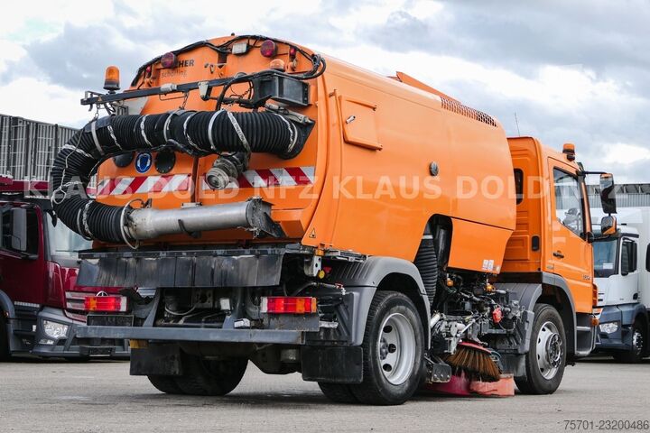 Veegmachine MERCEDES-BENZ Atego 1324 Straßenkehrmaschine Bucher