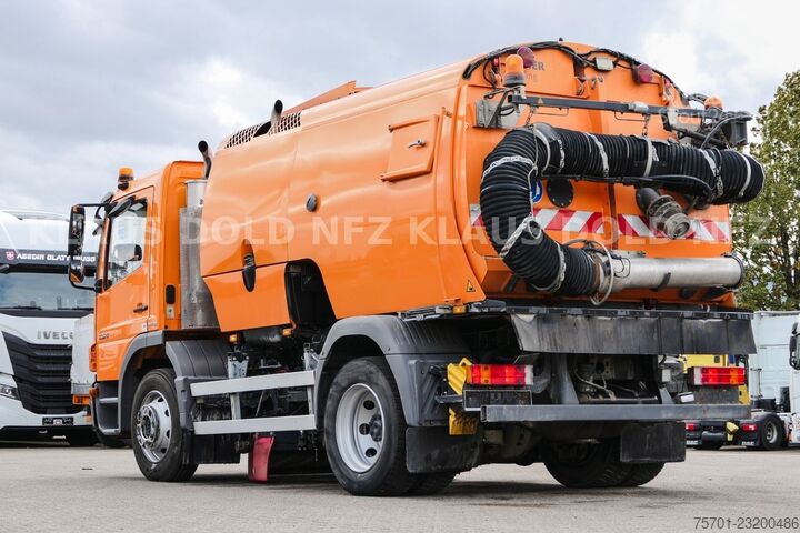 Veegmachine MERCEDES-BENZ Atego 1324 Straßenkehrmaschine Bucher