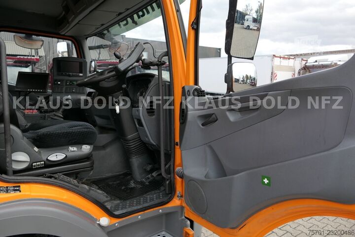 Veegmachine MERCEDES-BENZ Atego 1324 Straßenkehrmaschine Bucher