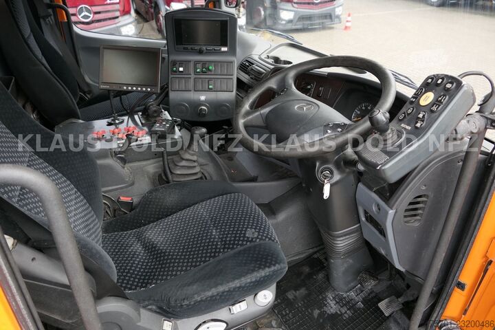 Veegmachine MERCEDES-BENZ Atego 1324 Straßenkehrmaschine Bucher