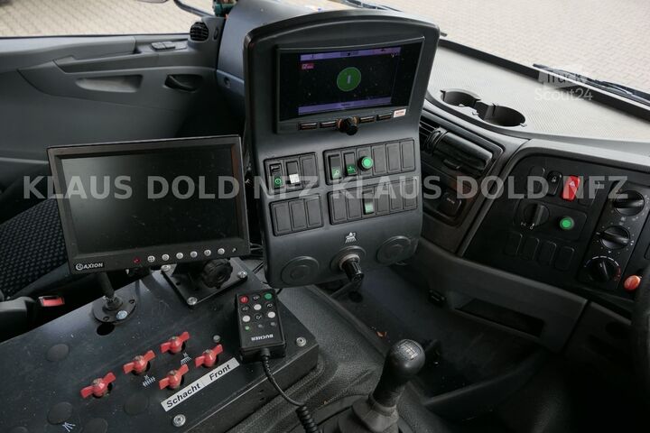 Veegmachine MERCEDES-BENZ Atego 1324 Straßenkehrmaschine Bucher