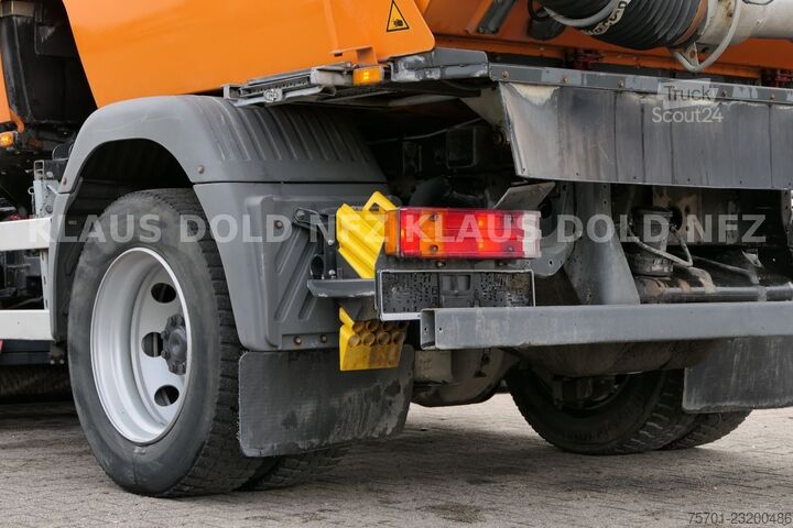 Ielu tīrīšanas mašīna MERCEDES-BENZ Atego 1324 Straßenkehrmaschine Bucher