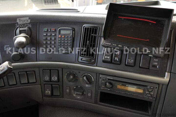 Kastes kravas automašīna VOLVO FM 330 Koffer Vollluft LBW Kamera Euro 5