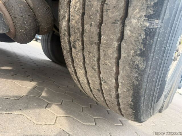 Semitilhenger med walking floor KNAPEN K200 Schubboden 92m³ XHDI 15 Bretter Top Zustand