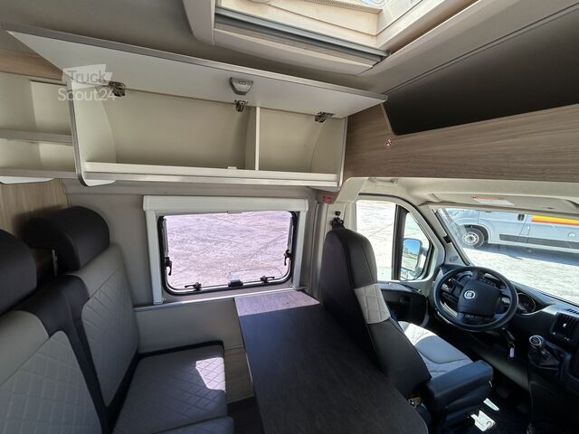 Asuntovaunu/karavaani Fiat Weinsberg Carabus 600 K | 4 Posti Letto | Completamente Attrezzato
