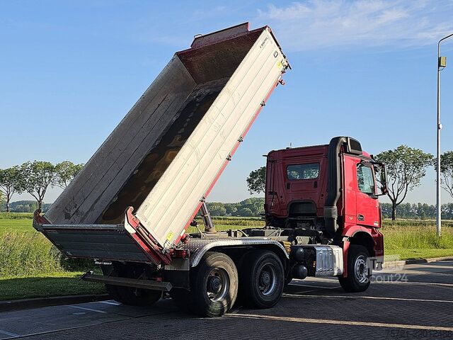 Volquete de 3 lados MERCEDES-BENZ ACTROS 2645 6X4 RETARDER 151TKM