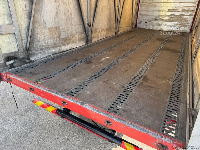 Vrachtwagen met kraan MAN TGX 26.480 XXL 6X2 HMF 2620 CRANE + BDF BODY + ...