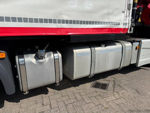 Vrachtwagen met kraan MAN TGX 26.480 XXL 6X2 HMF 2620 CRANE + BDF BODY + ...