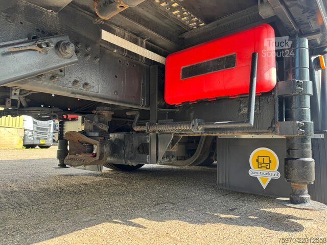 Vrachtwagen met kraan MAN TGX 26.480 XXL 6X2 HMF 2620 CRANE + BDF BODY + ...
