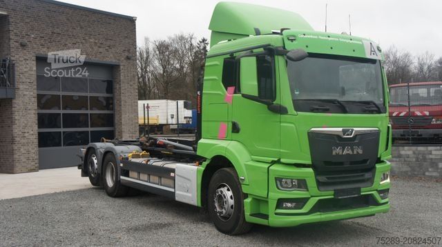 Camion scarrabile MAN TGS 26.510 Abrollkipper HIAB Lift -Lenkachse