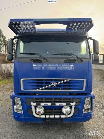 Transporteur de voitures Volvo FH12 4x2 Car freight w/ Lohr trailer
