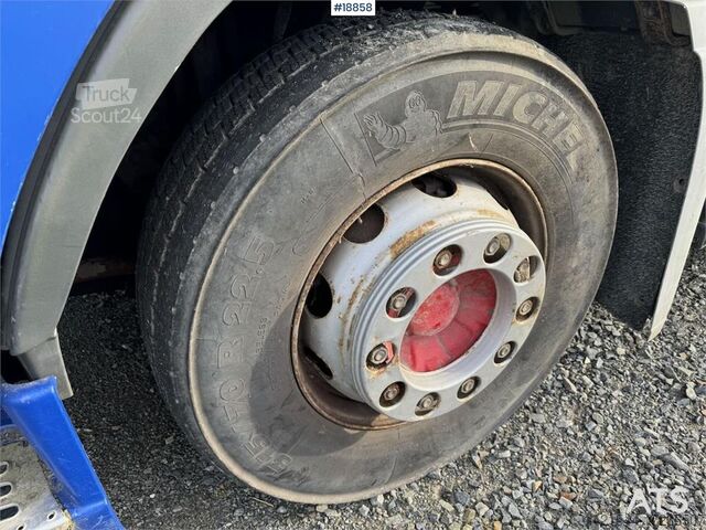 Transporteur de voitures Volvo FH12 4x2 Car freight w/ Lohr trailer