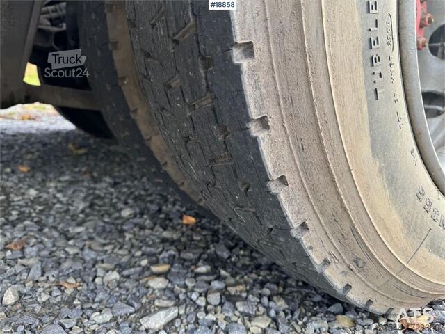 Transporteur de voitures Volvo FH12 4x2 Car freight w/ Lohr trailer