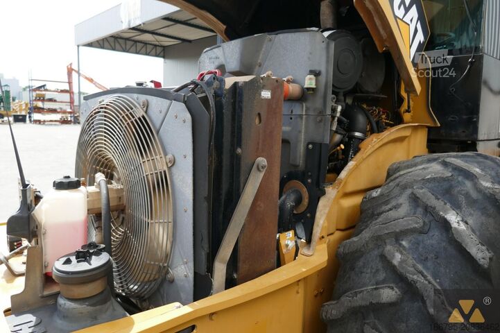 Jednobubnový válec Caterpillar CP76