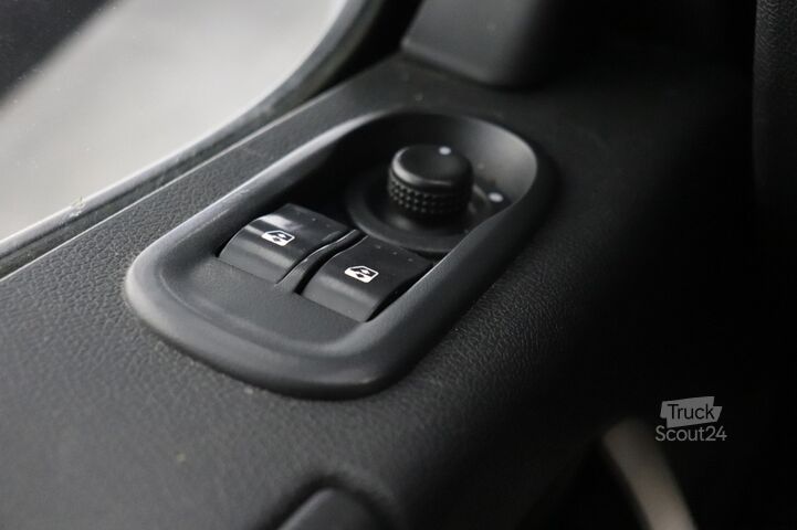 Fourgon tôlé Opel Movano 2.3 CDTI L2H2 - Airco - Radio - €4.950,...