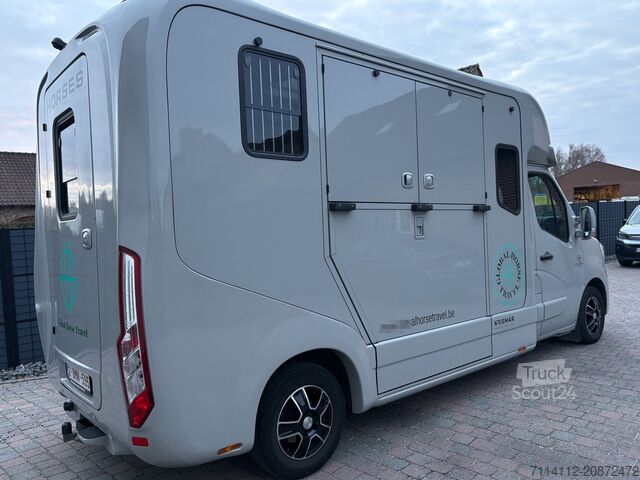 Renault KRISMAR samochód do przewozu 2 koni  