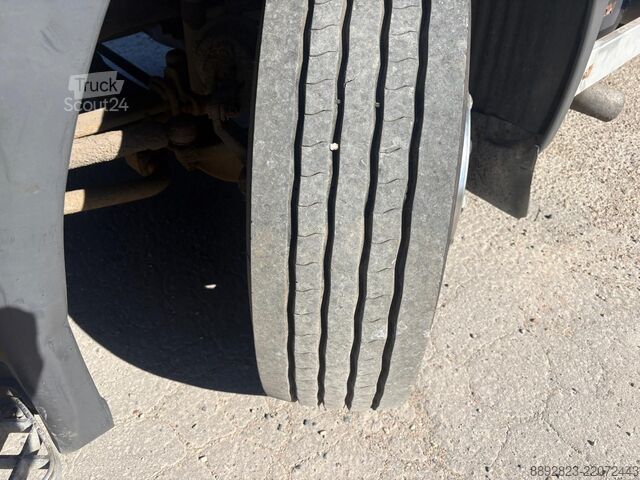 Dzērienu kravas automašīna SCANIA P 94