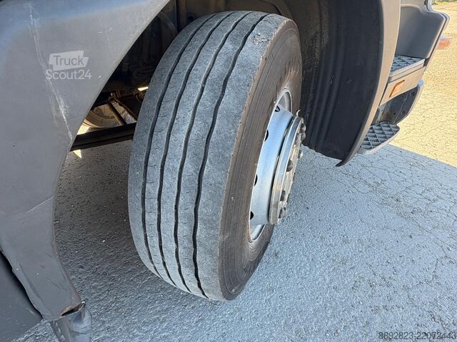 Dzērienu kravas automašīna SCANIA P 94
