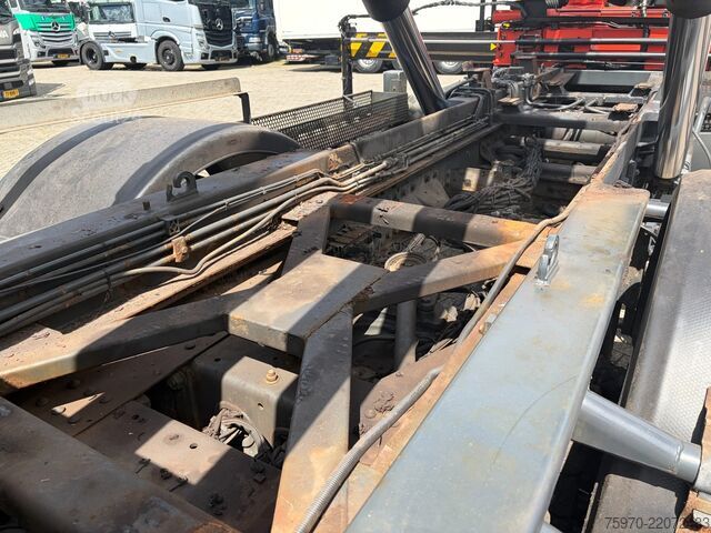 Автокран DAF CF 75.250 PALFINGER CRANE + HOOKLIFT  143.037km