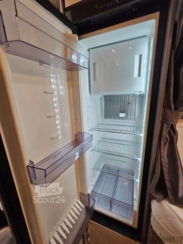 Teilintegriertes Wohnmobil HOBBY OPTIMA ONTOUR T70 SOLAR Markise Fahrradträger