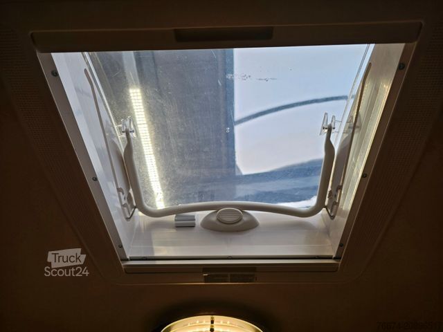 Teilintegriertes Wohnmobil HOBBY OPTIMA ONTOUR T70 SOLAR Markise Fahrradträger