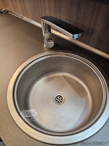 Teilintegriertes Wohnmobil HOBBY OPTIMA ONTOUR T70 SOLAR Markise Fahrradträger