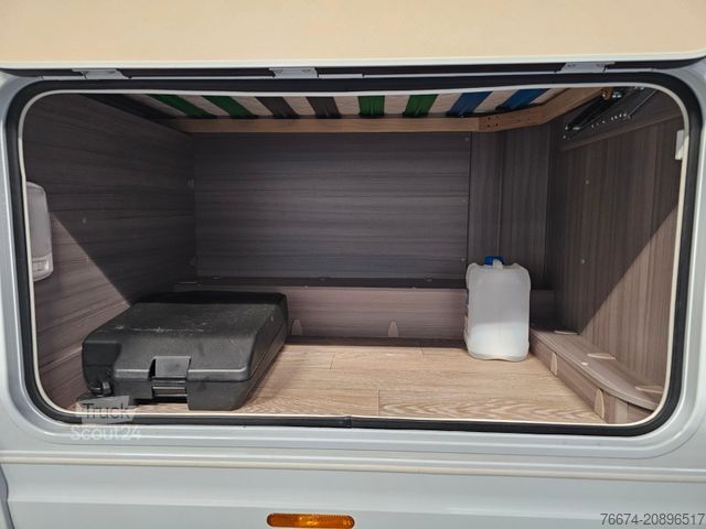 Teilintegriertes Wohnmobil HOBBY OPTIMA ONTOUR T70 SOLAR Markise Fahrradträger