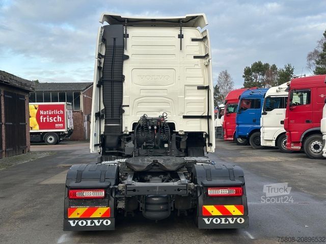 Yüksek hacimli çekici VOLVO FH500 Lowdeck 2Tanks I-ParkCool Hubsatte