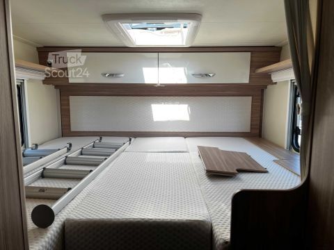 Напівінтегрований кемпер Bürstner Limited T 726 G