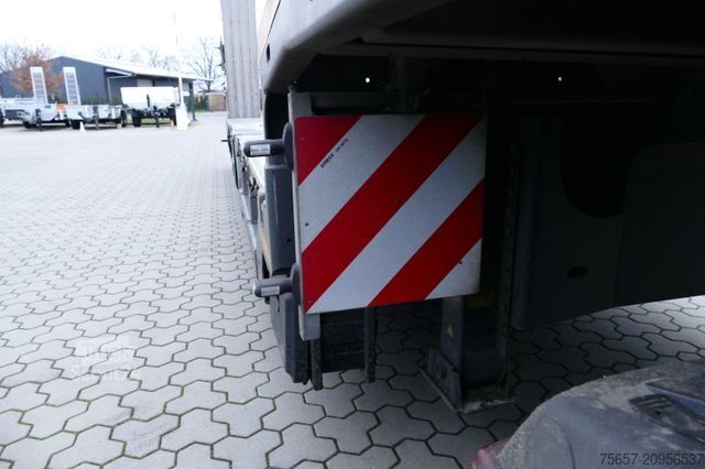 Polpriklopnik z nizko nakladalno ploščadjo GOLDHOFER 3-achs Satteltieflader mit zwei Radmulden