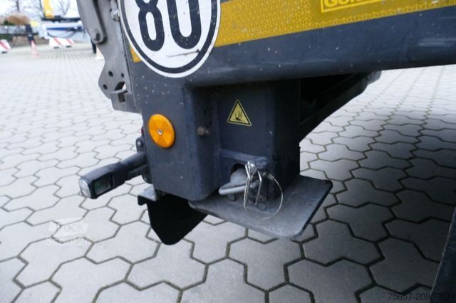 Polpriklopnik z nizko nakladalno ploščadjo GOLDHOFER 3-achs Satteltieflader mit zwei Radmulden