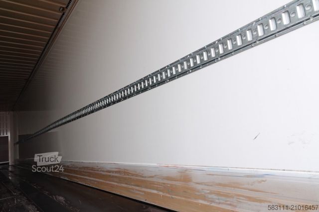 Rashladna poluprikolica KRONE KONTENER / KOFFER / 2021 ROK / OS PODNOSZONA 